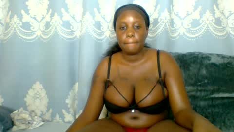 Snapshot of prettydarkskin002 chatting on 06-30-26, 12:00 SHANIA online show from 06-30-26, 12:00