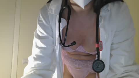 Snapshot of prettydoctor00 chatting on 07-18-26, 04:11 prettydoctor00 online show from 07-18-26, 04:11