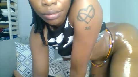 Snapshot of prettyela chatting on 11-25-25, 11:27 PrettyEla online show from 11-25-25, 11:27