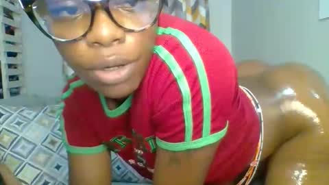 Snapshot of prettyela chatting on 02-14-26, 12:29 PrettyEla online show from 02-14-26, 12:29