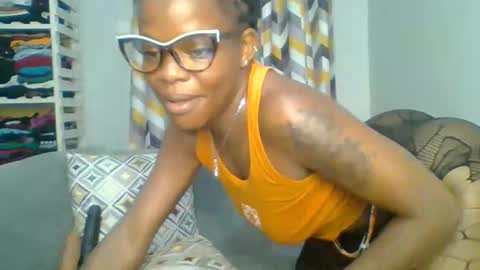 Snapshot of prettyela chatting on 02-15-26, 12:51 PrettyEla online show from 02-15-26, 12:51
