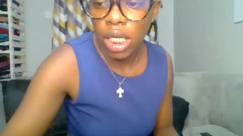 Snapshot of prettyela chatting on 02-19-26, 12:39 PrettyEla online show from 02-19-26, 12:39