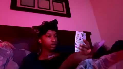 Snapshot of prettyfacefemale chatting on 10-14-25, 08:53 prettyfacefemale online show from 10-14-25, 08:53