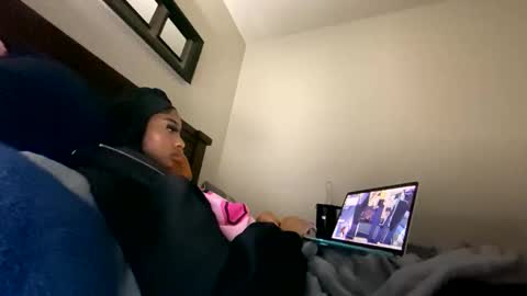 Snapshot of prettyfacefemale chatting on 02-03-26, 06:40 prettyfacefemale online show from 02-03-26, 06:40