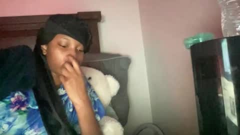 prettyfacefemale online show from 06-10-26, 08:13