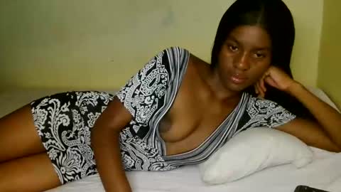 Snapshot of prettygoddess1 chatting on 06-11-26, 01:27 Mary online show from 06-11-26, 01:27