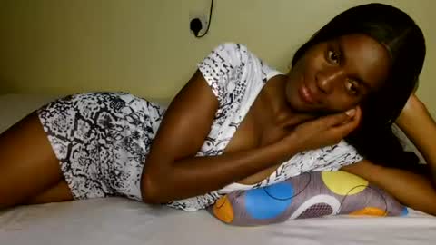 Snapshot of prettygoddess1 chatting on 07-04-26, 05:08 Mary online show from 07-04-26, 05:08