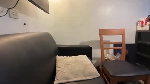 Snapshot of prettyhugelatinax44 chatting on 10-21-25, 07:53 Miss Kyla online show from 10-21-25, 07:53