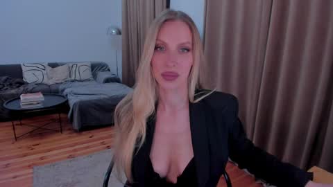 Eva online show from 05-15-26, 11:34