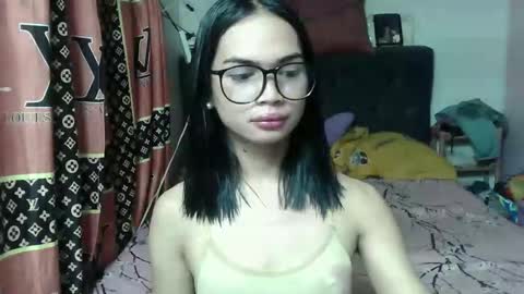 Snapshot of prettykhelcy chatting on 05-03-26, 10:10 prettykhelcy online show from 05-03-26, 10:10