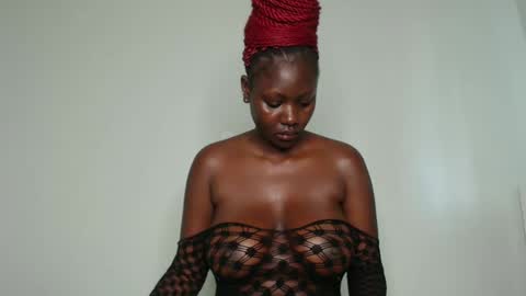 Snapshot of prettyliz1999 chatting on 01-11-25, 09:04 Lizzy online show from 01-11-25, 09:04