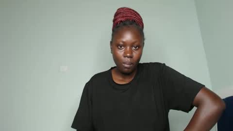 Snapshot of prettyliz1999 chatting on 02-25-25, 08:03 Lizzy online show from 02-25-25, 08:03