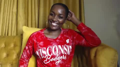 Snapshot of prettyquee chatting on 12-18-24, 10:02 sasha online show from 12-18-24, 10:02