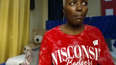 Snapshot of prettyquee chatting on 01-12-25, 09:19 sasha online show from 01-12-25, 09:19