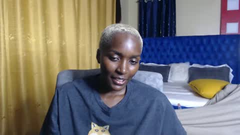Snapshot of prettyquee chatting on 01-15-25, 07:01 sasha online show from 01-15-25, 07:01