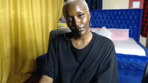 Snapshot of prettyquee chatting on 01-17-25, 07:27 sasha online show from 01-17-25, 07:27