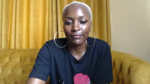 Snapshot of prettyquee chatting on 01-21-25, 06:11 sasha online show from 01-21-25, 06:11