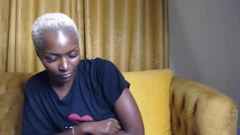 Snapshot of prettyquee chatting on 01-21-25, 06:45 sasha online show from 01-21-25, 06:45