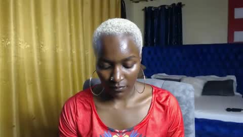 Snapshot of prettyquee chatting on 01-31-25, 01:56 sasha online show from 01-31-25, 01:56