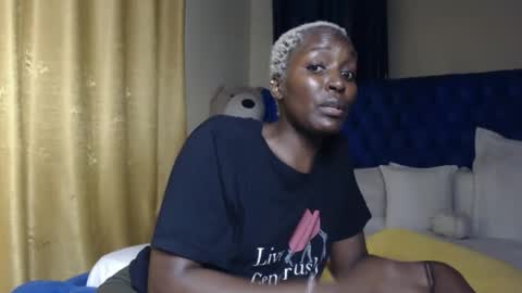 Snapshot of prettyquee chatting on 10-09-25, 03:21 sasha online show from 10-09-25, 03:21