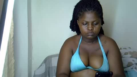 Snapshot of prettyriss chatting on 06-19-26, 05:50 prettyriss online show from 06-19-26, 05:50