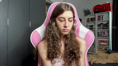 Snapshot of prettysomething chatting on 02-18-26, 09:49 Sophie next stream will be at Monday i will wait you guys online show from 02-18-26, 09:49