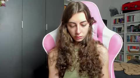 Snapshot of prettysomething chatting on 02-19-26, 08:32 Sophie next stream will be at Monday i will wait you guys online show from 02-19-26, 08:32