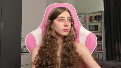 Sophie  next stream will be at Monday  i will wait you guys  online show from 06-02-26, 06:48