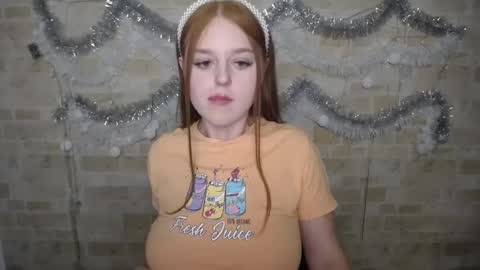 Snapshot of prettyvalerii_ chatting on 12-22-24, 02:28 Valeri online show from 12-22-24, 02:28