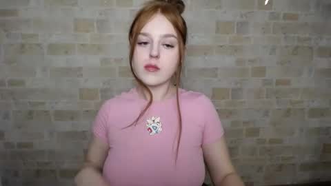 Snapshot of prettyvalerii_ chatting on 02-28-25, 01:14 Valeri online show from 02-28-25, 01:14