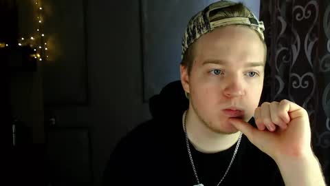 Snapshot of princ4real chatting on 03-04-25, 09:07 prince online show from 03-04-25, 09:07