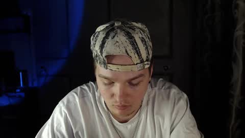 Snapshot of princ4real chatting on 03-11-25, 08:31 prince online show from 03-11-25, 08:31