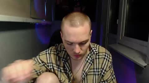 Snapshot of princ4real chatting on 09-26-25, 04:16 prince online show from 09-26-25, 04:16