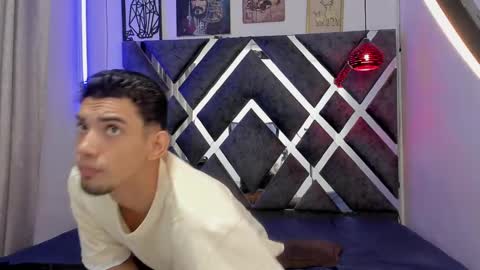 Snapshot of prince_arthur77 chatting on 01-18-25, 12:47 prince_arthur77 online show from 01-18-25, 12:47