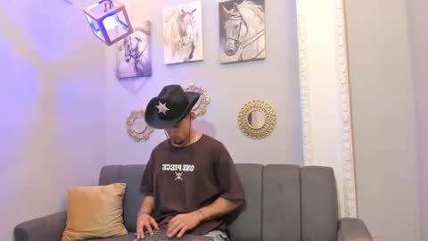 Snapshot of prince_arthur77 chatting on 01-21-25, 03:54 prince_arthur77 online show from 01-21-25, 03:54