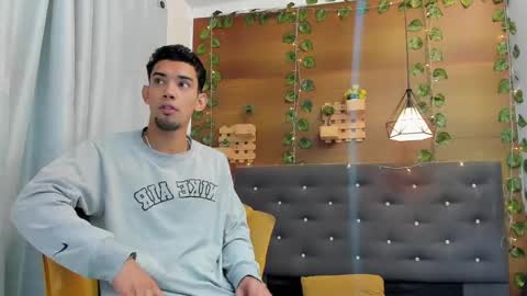 Snapshot of prince_arthur77 chatting on 01-31-25, 12:40 prince_arthur77 online show from 01-31-25, 12:40