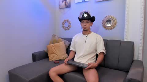 Snapshot of prince_arthur77 chatting on 02-08-25, 03:53 prince_arthur77 online show from 02-08-25, 03:53