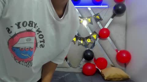 Snapshot of prince_arthur77 chatting on 02-14-25, 12:47 prince_arthur77 online show from 02-14-25, 12:47