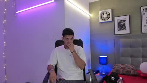 Snapshot of prince_arthur77 chatting on 02-22-25, 12:51 prince_arthur77 online show from 02-22-25, 12:51