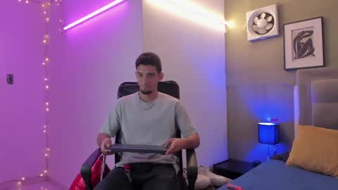 Snapshot of prince_arthur77 chatting on 03-05-25, 01:06 prince_arthur77 online show from 03-05-25, 01:06