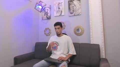 Snapshot of prince_arthur77 chatting on 03-06-25, 12:41 prince_arthur77 online show from 03-06-25, 12:41