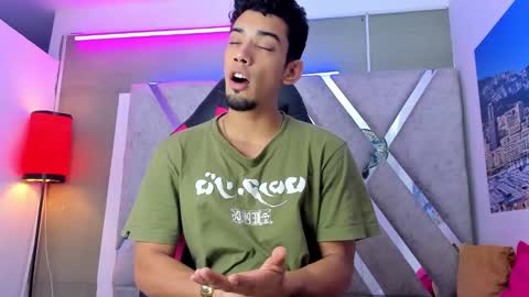 Snapshot of prince_arthur77 chatting on 10-18-25, 01:45 prince_arthur77 online show from 10-18-25, 01:45