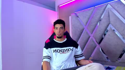 Snapshot of prince_arthur77 chatting on 10-22-25, 01:11 prince_arthur77 online show from 10-22-25, 01:11