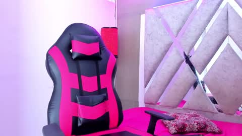 Snapshot of prince_arthur77 chatting on 11-02-25, 01:35 prince_arthur77 online show from 11-02-25, 01:35