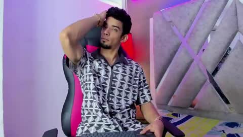 Snapshot of prince_arthur77 chatting on 11-16-25, 07:52 prince_arthur77 online show from 11-16-25, 07:52