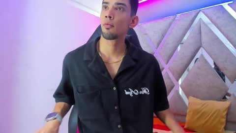 Snapshot of prince_arthur77 chatting on 11-25-25, 01:00 prince_arthur77 online show from 11-25-25, 01:00