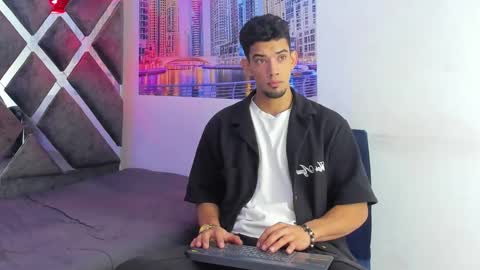 Snapshot of prince_arthur77 chatting on 11-30-25, 01:48 prince_arthur77 online show from 11-30-25, 01:48