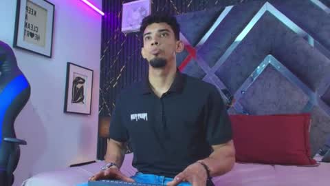 prince_arthur77 online show from 07-09-26, 01:48