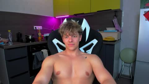 Snapshot of prince_nik chatting on 06-28-26, 06:47 prince online show from 06-28-26, 06:47