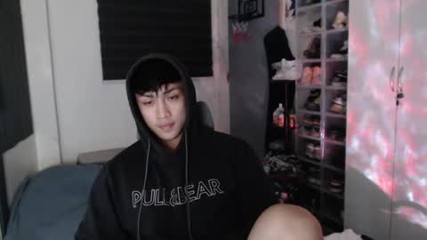 Snapshot of princeadrianx chatting on 06-08-26, 05:24 Prince Adrian online show from 06-08-26, 05:24